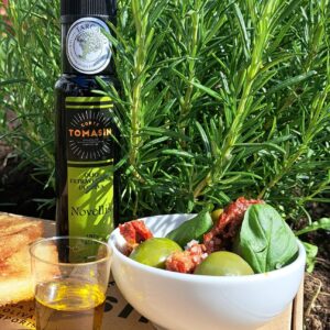 Novellis olive oil extra virgin native produced by Corte Tomasin