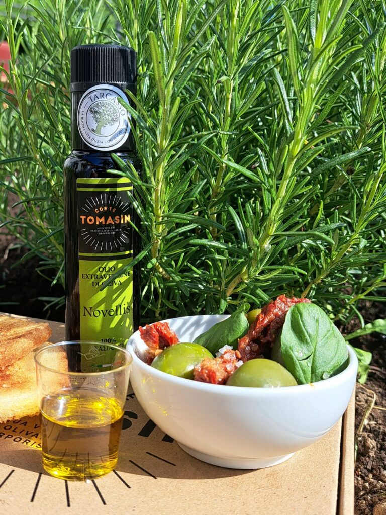 Novellis olive oil extra virgin native produced by Corte Tomasin